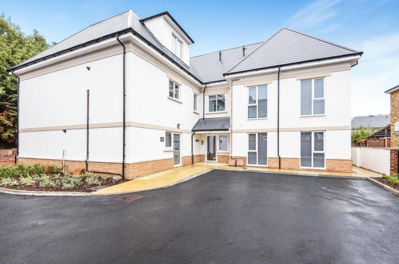 Apartamento Magna House Egham Exterior foto