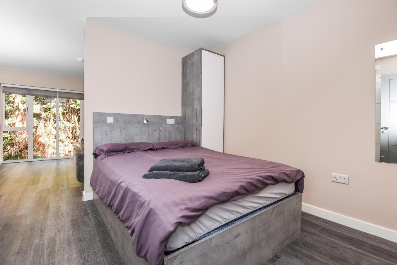 Apartamento Magna House Egham Exterior foto